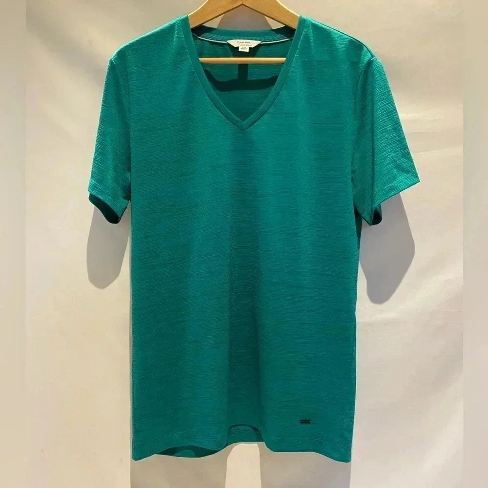 Calvin Klein Men's Slim Fit V-Neck Shirt, size L